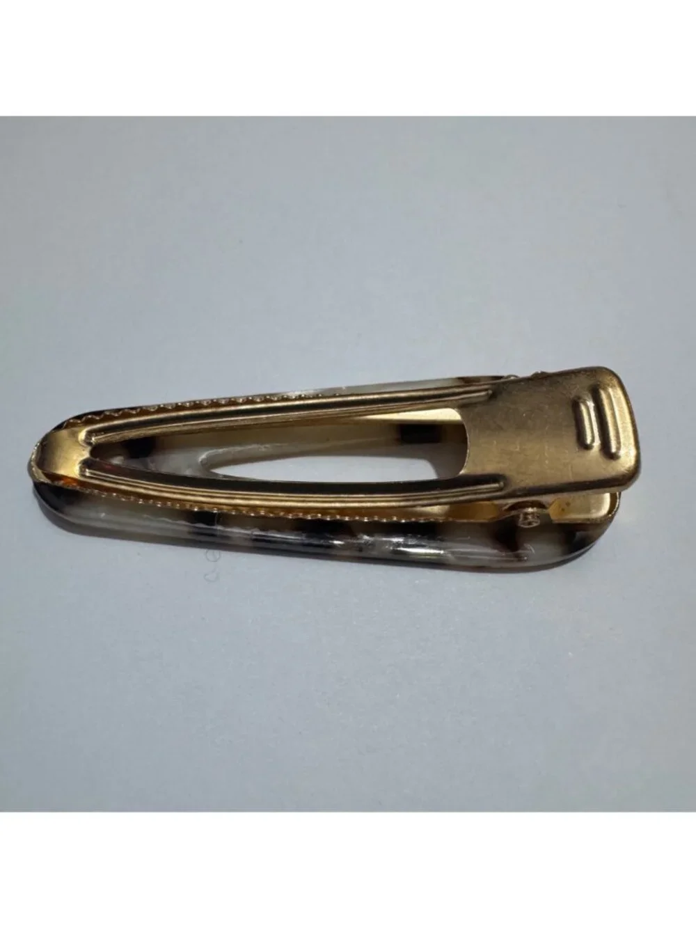 Tortoise Shell & Gold Hair Clip Acrylic & Metal Design New Elegant Style Women